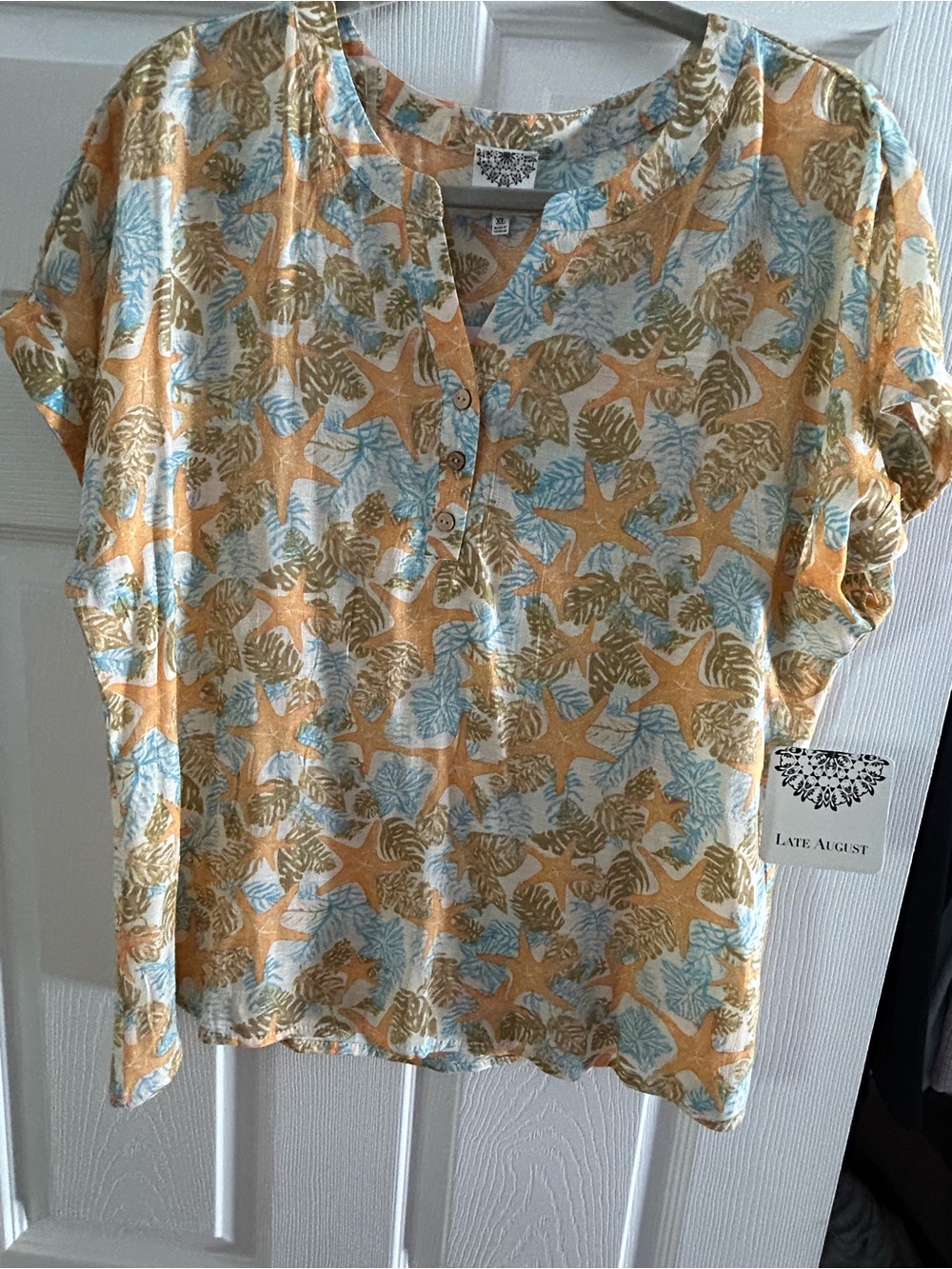 Late August Short Sleeve Scoop Neck Top in Mustard & Light Blue XL